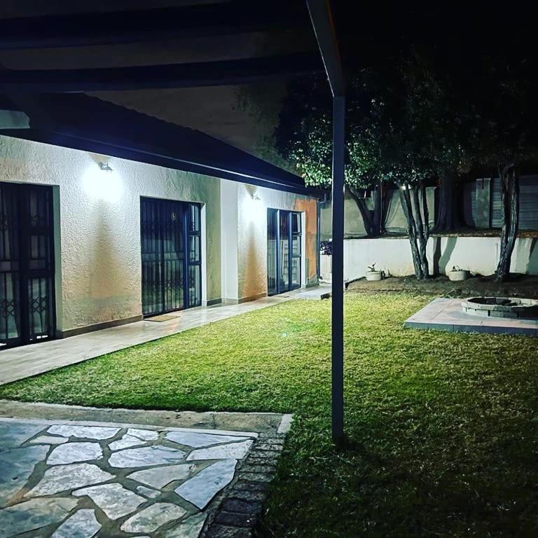 South Serene Guest House Midrand Extérieur photo