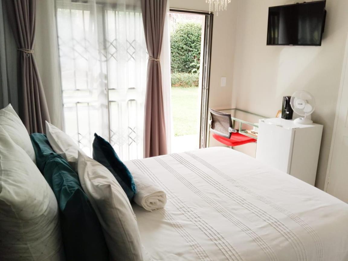 South Serene Guest House Midrand Extérieur photo