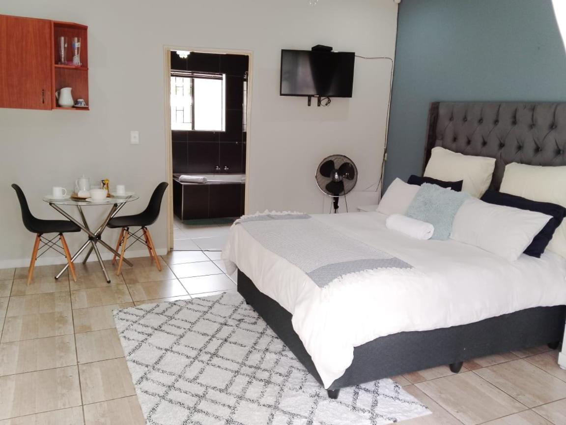 South Serene Guest House Midrand Extérieur photo